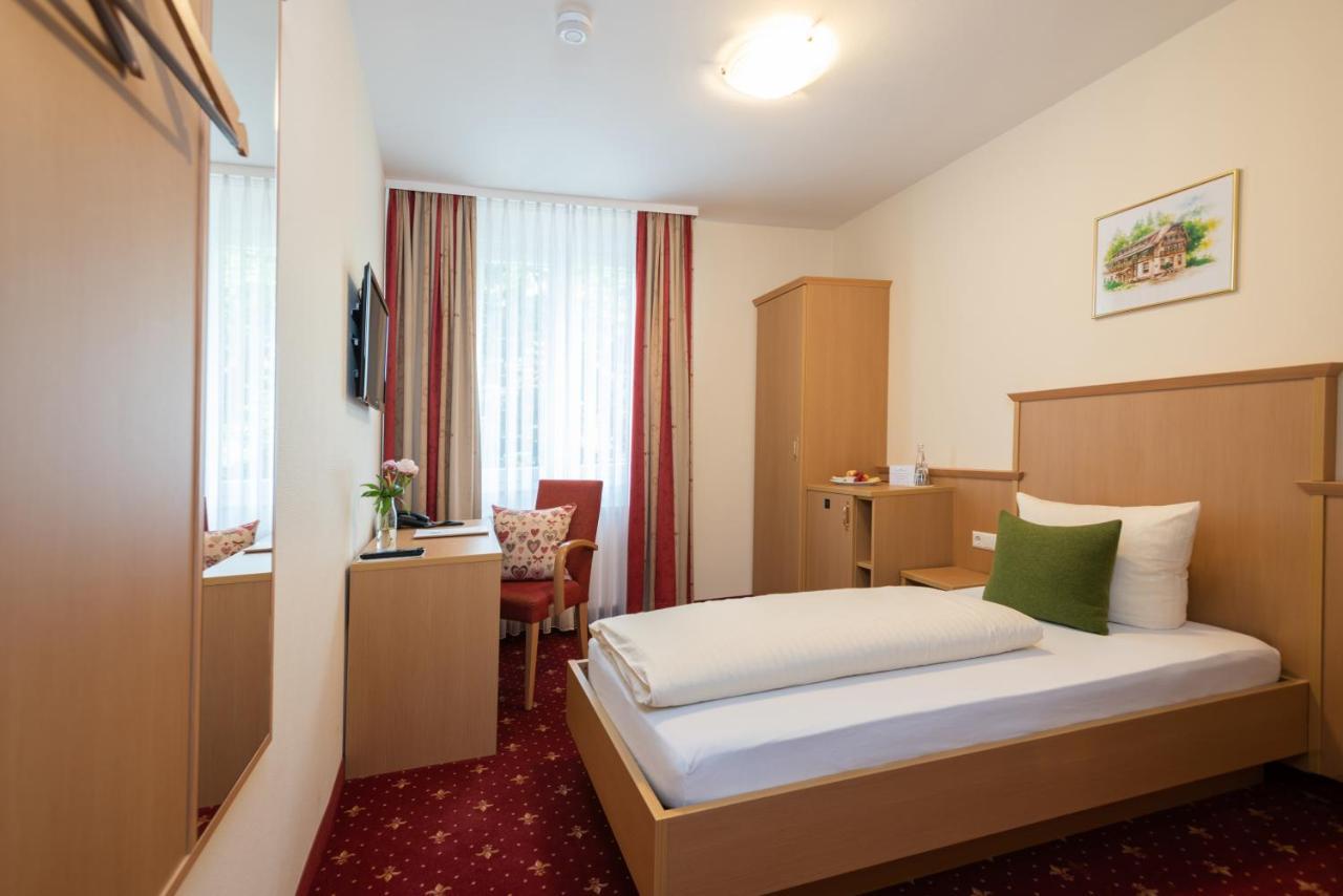 Waldhotel Forellenhof บาเดน-บาเดน ภายนอก รูปภาพ