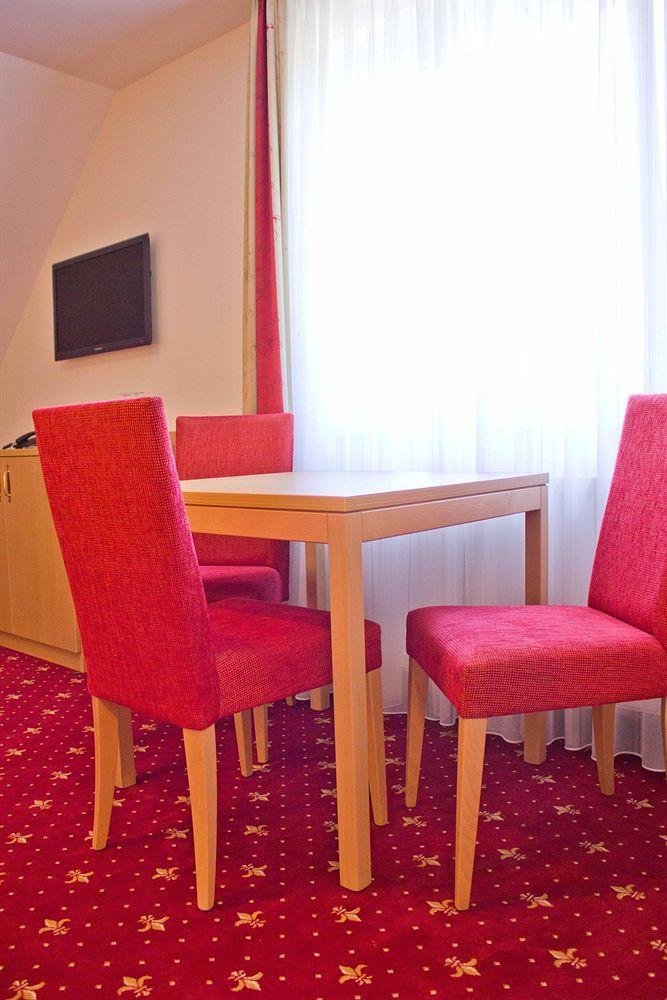 Waldhotel Forellenhof บาเดน-บาเดน ภายนอก รูปภาพ