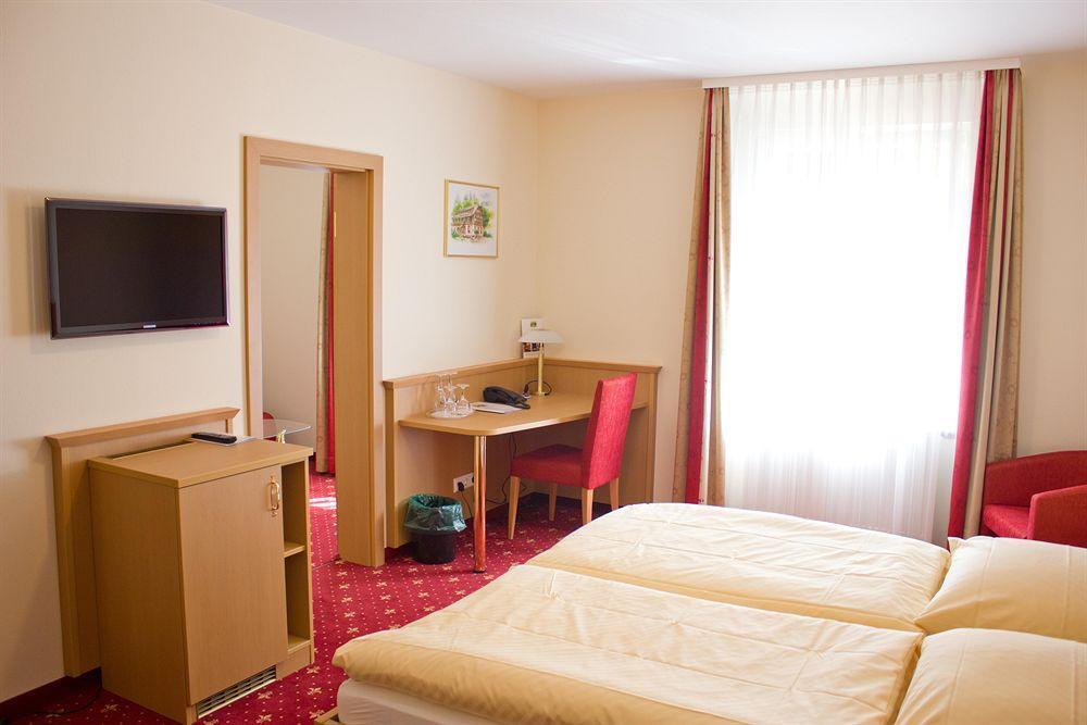 Waldhotel Forellenhof บาเดน-บาเดน ภายนอก รูปภาพ