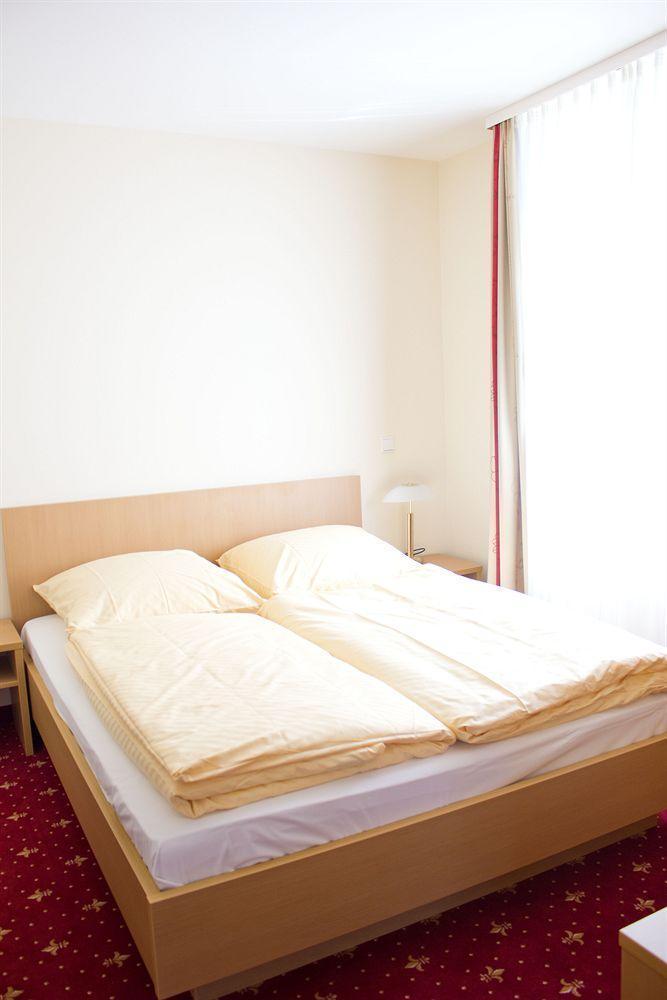 Waldhotel Forellenhof บาเดน-บาเดน ภายนอก รูปภาพ