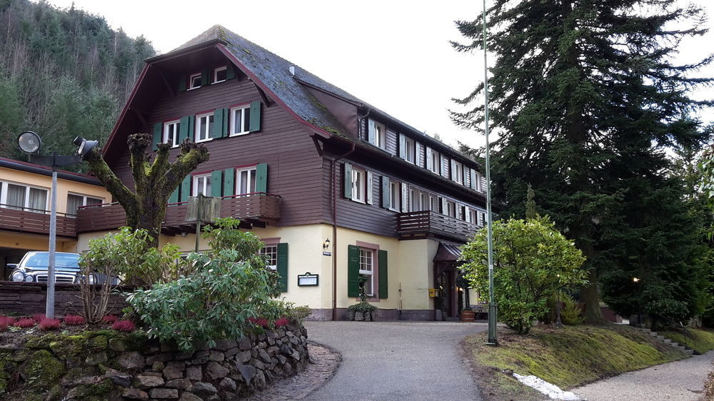 Waldhotel Forellenhof บาเดน-บาเดน ภายนอก รูปภาพ