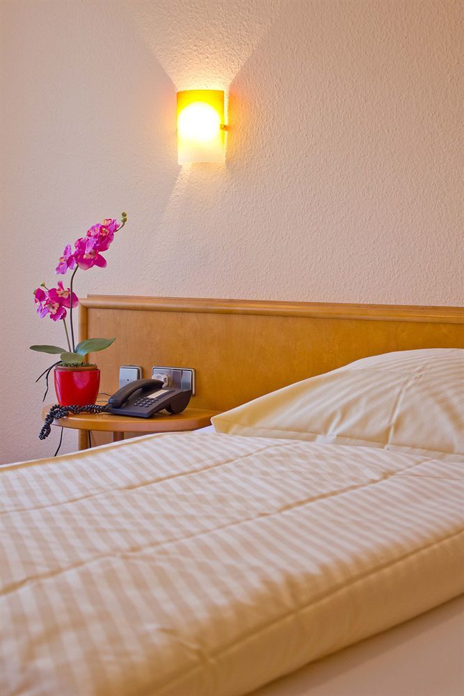 Waldhotel Forellenhof บาเดน-บาเดน ภายนอก รูปภาพ