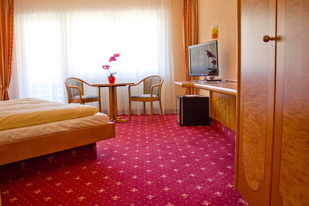 Waldhotel Forellenhof บาเดน-บาเดน ภายนอก รูปภาพ