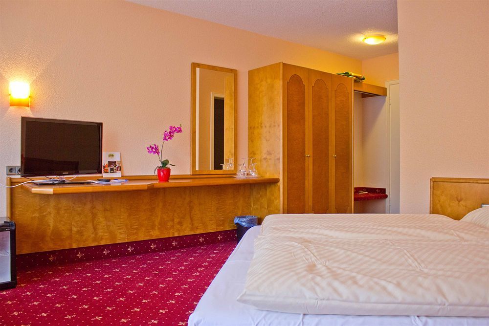 Waldhotel Forellenhof บาเดน-บาเดน ภายนอก รูปภาพ