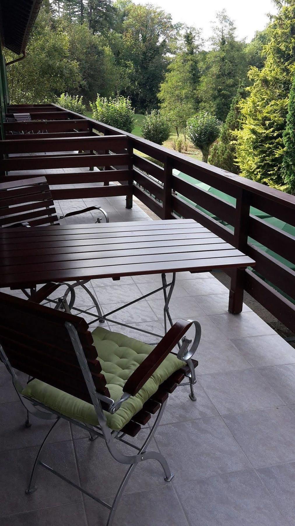 Waldhotel Forellenhof บาเดน-บาเดน ภายนอก รูปภาพ