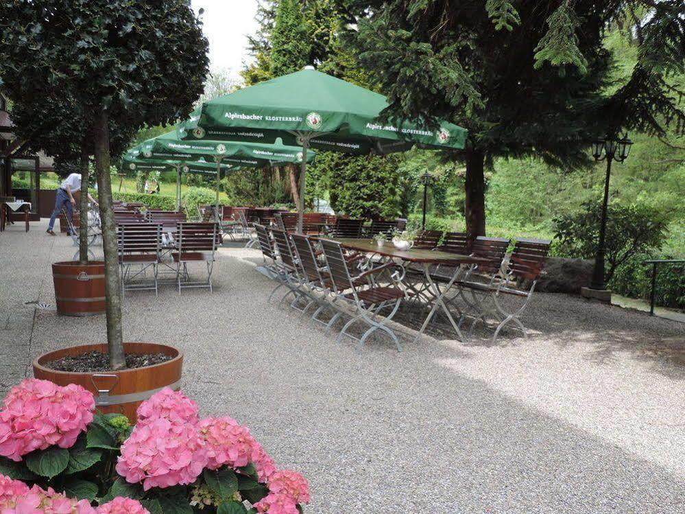 Waldhotel Forellenhof บาเดน-บาเดน ภายนอก รูปภาพ