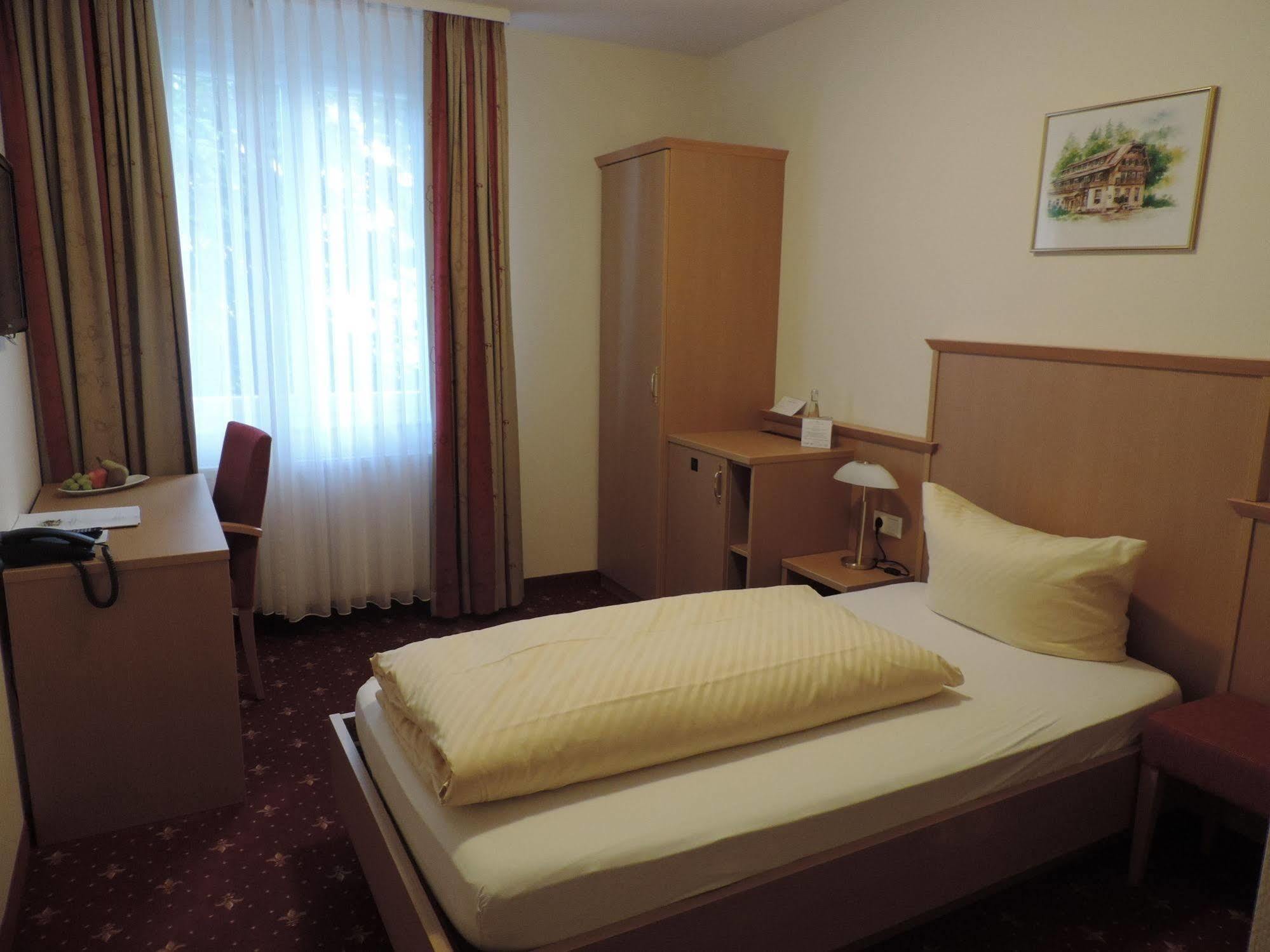 Waldhotel Forellenhof บาเดน-บาเดน ภายนอก รูปภาพ