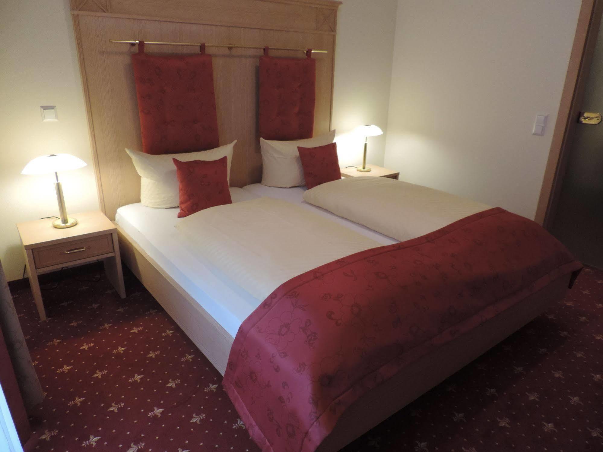 Waldhotel Forellenhof บาเดน-บาเดน ภายนอก รูปภาพ
